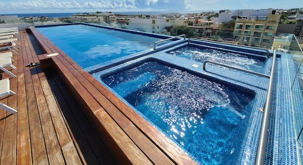 One-Bedroom Condo in the Heart of Playa del Carmen