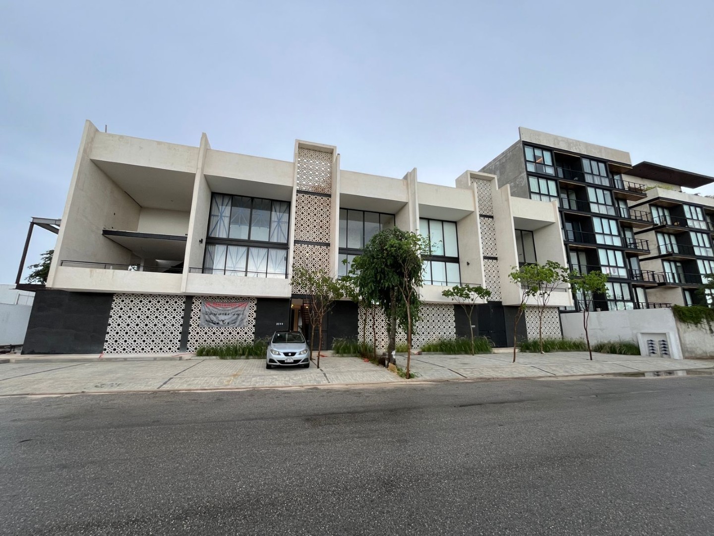 Modern 2-bedroom condo with terrace and private pool