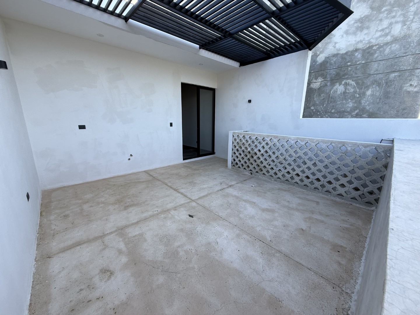 Modern 2-bedroom condo with terrace and private pool