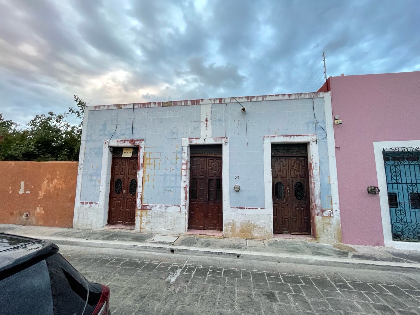 House with renovation project in the Historic Center