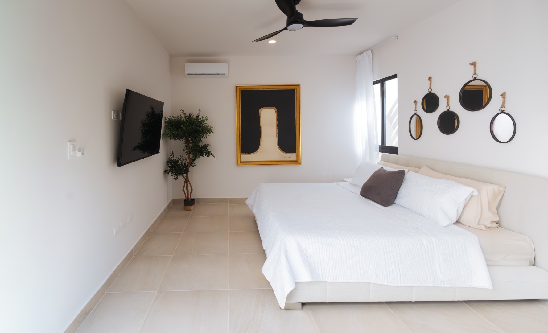 Modern 2-bedroom townhouse with terrace and amenities