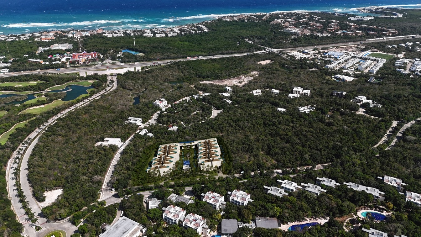 3 bedroom condo with private garden.