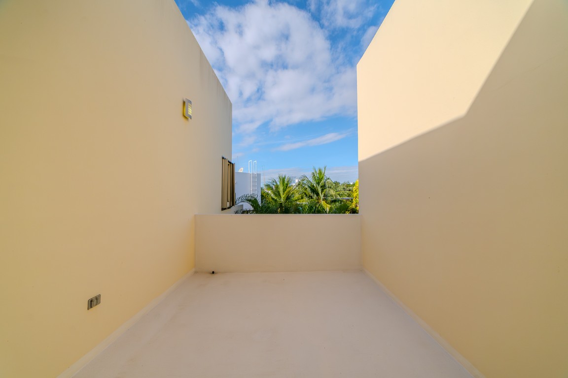 Modern 3-Bedroom Home in Excellent Condition