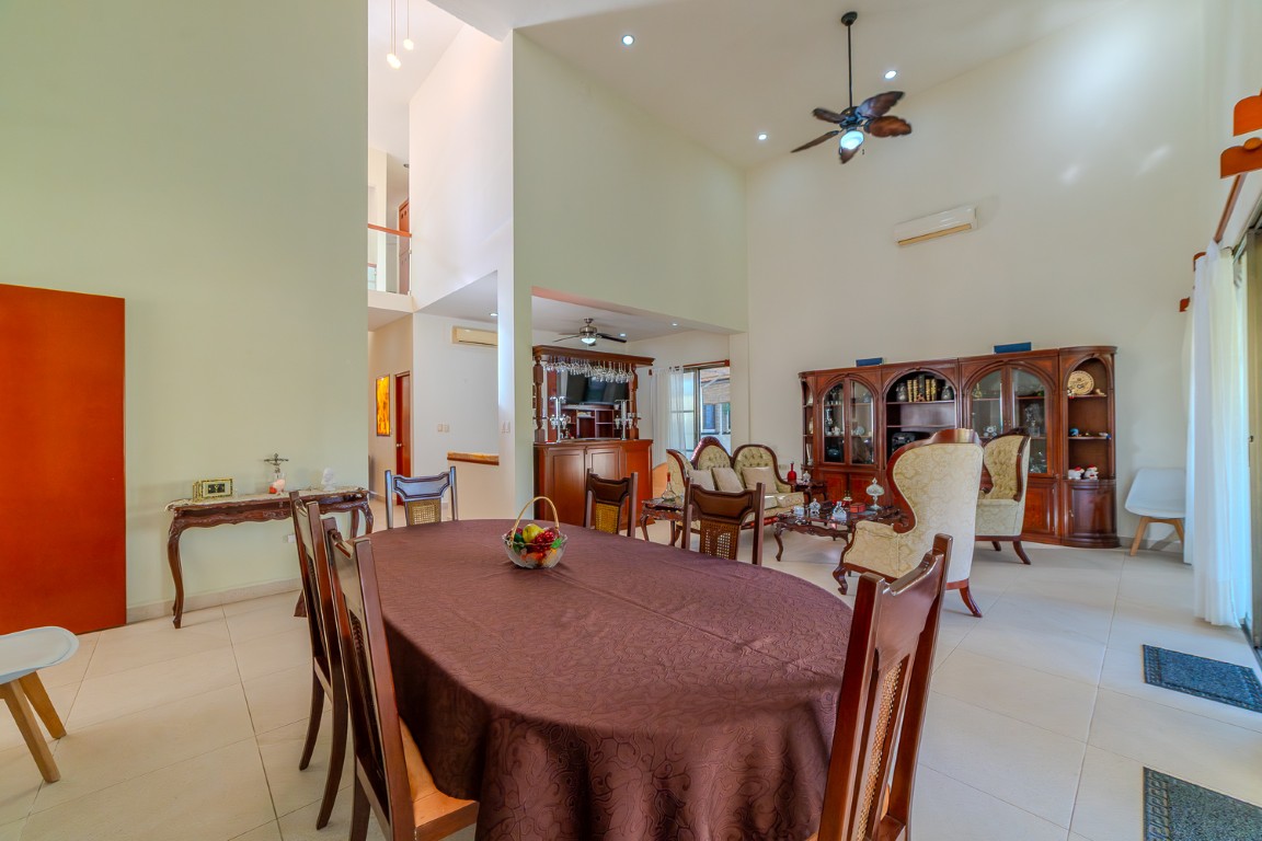 Modern 3-Bedroom Home in Excellent Condition