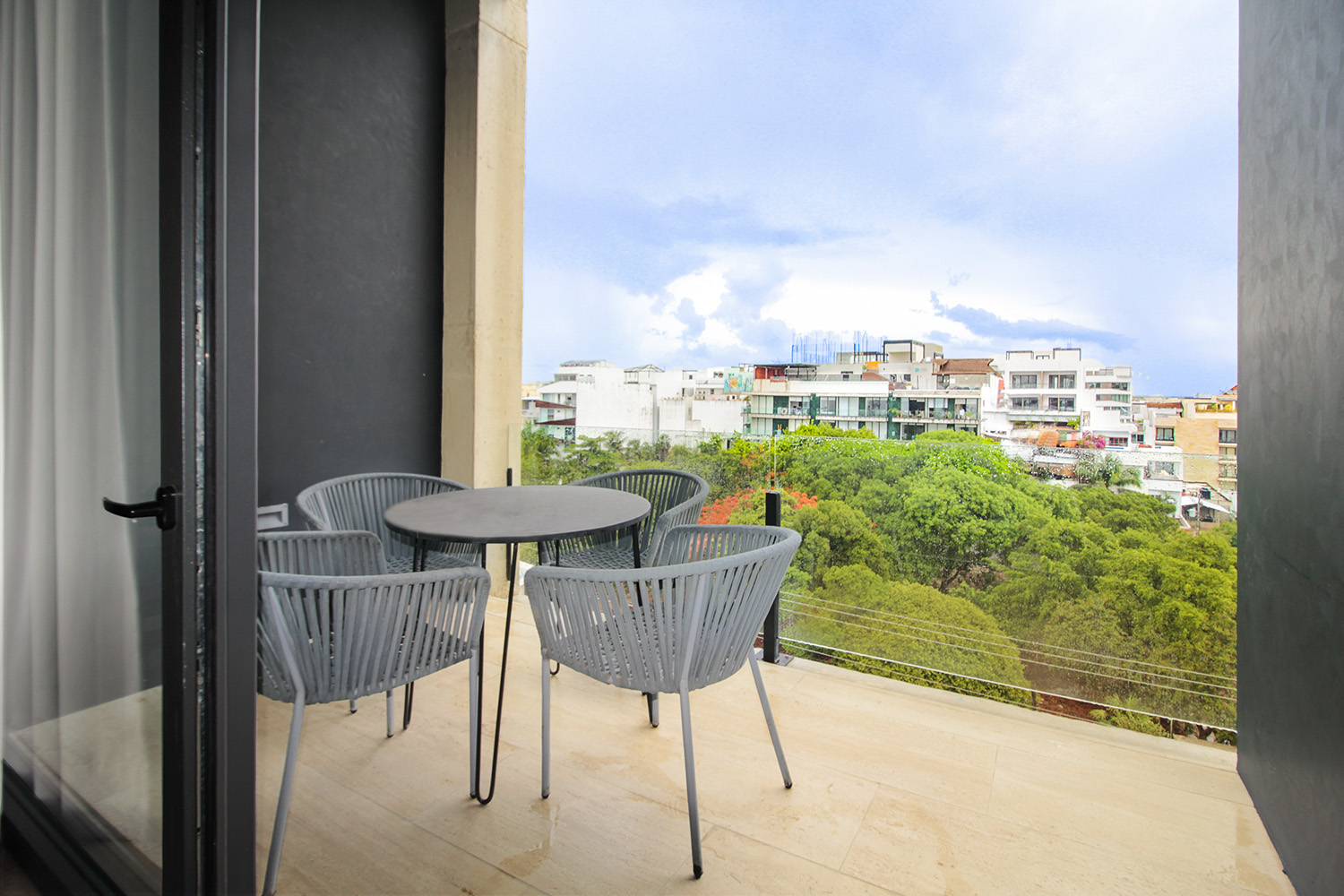 Modern 2-Bed Condo for Sale a Few Steps from the Beach and 5th 