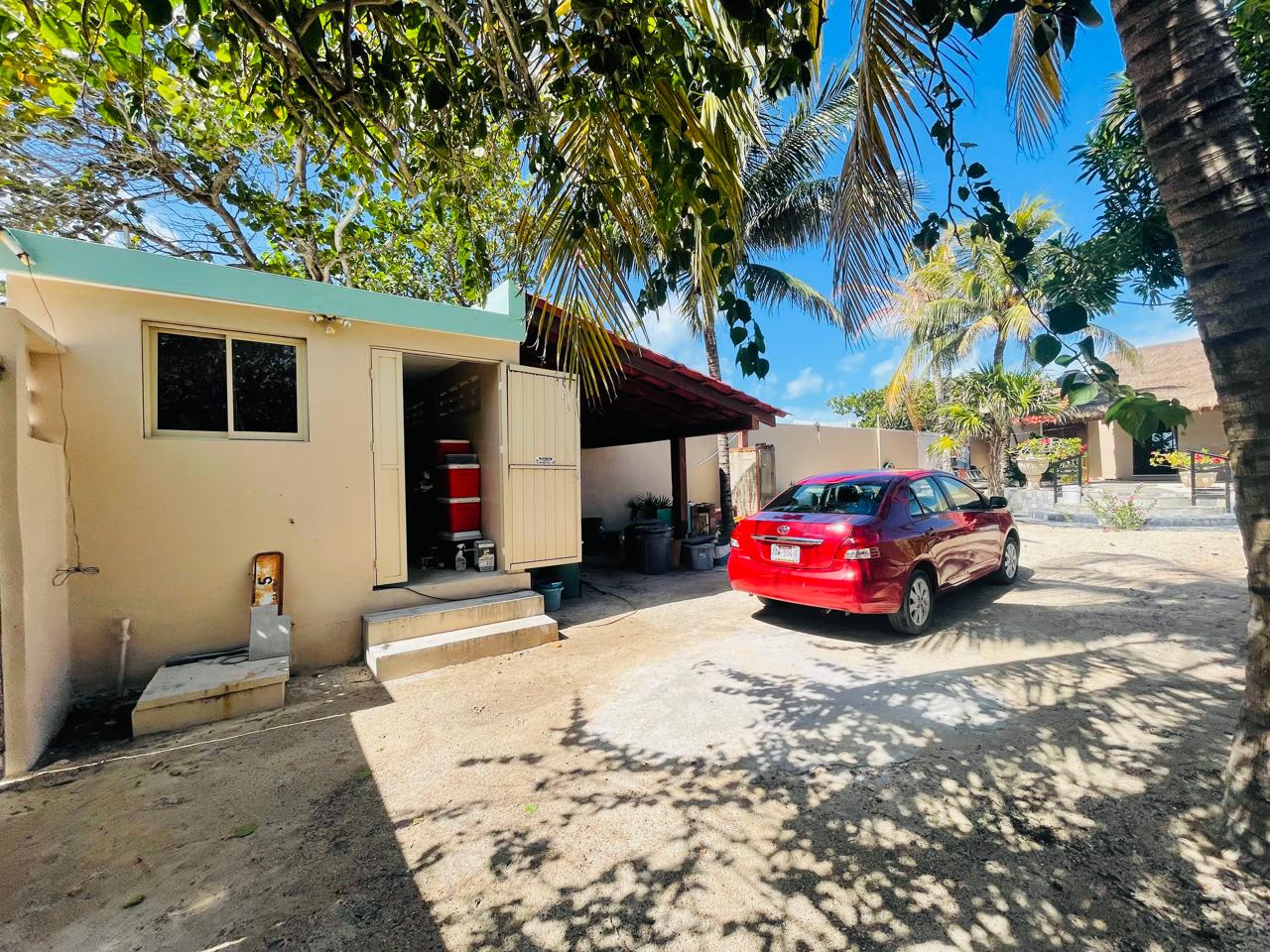 One bedroom beachfront home in Chuburná Puerto