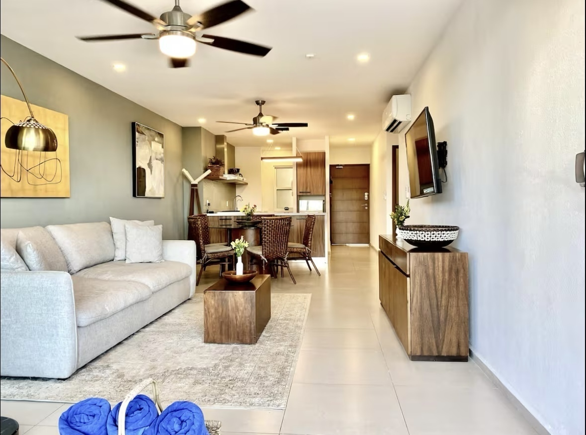 Amazing 2 bedroom beachfront condo in Cancun 