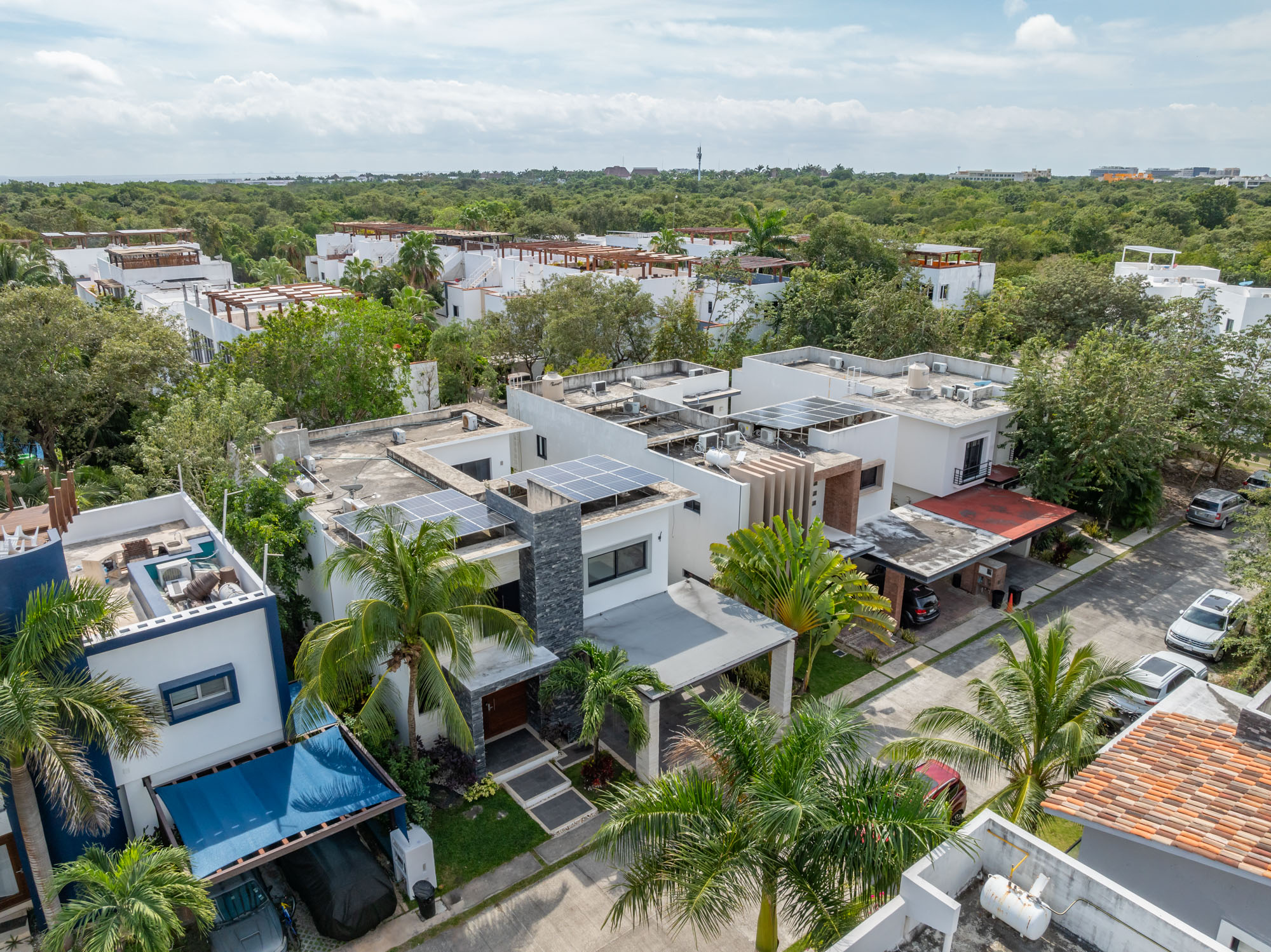 Fully Furnished Stylish Home – Ready to Move In