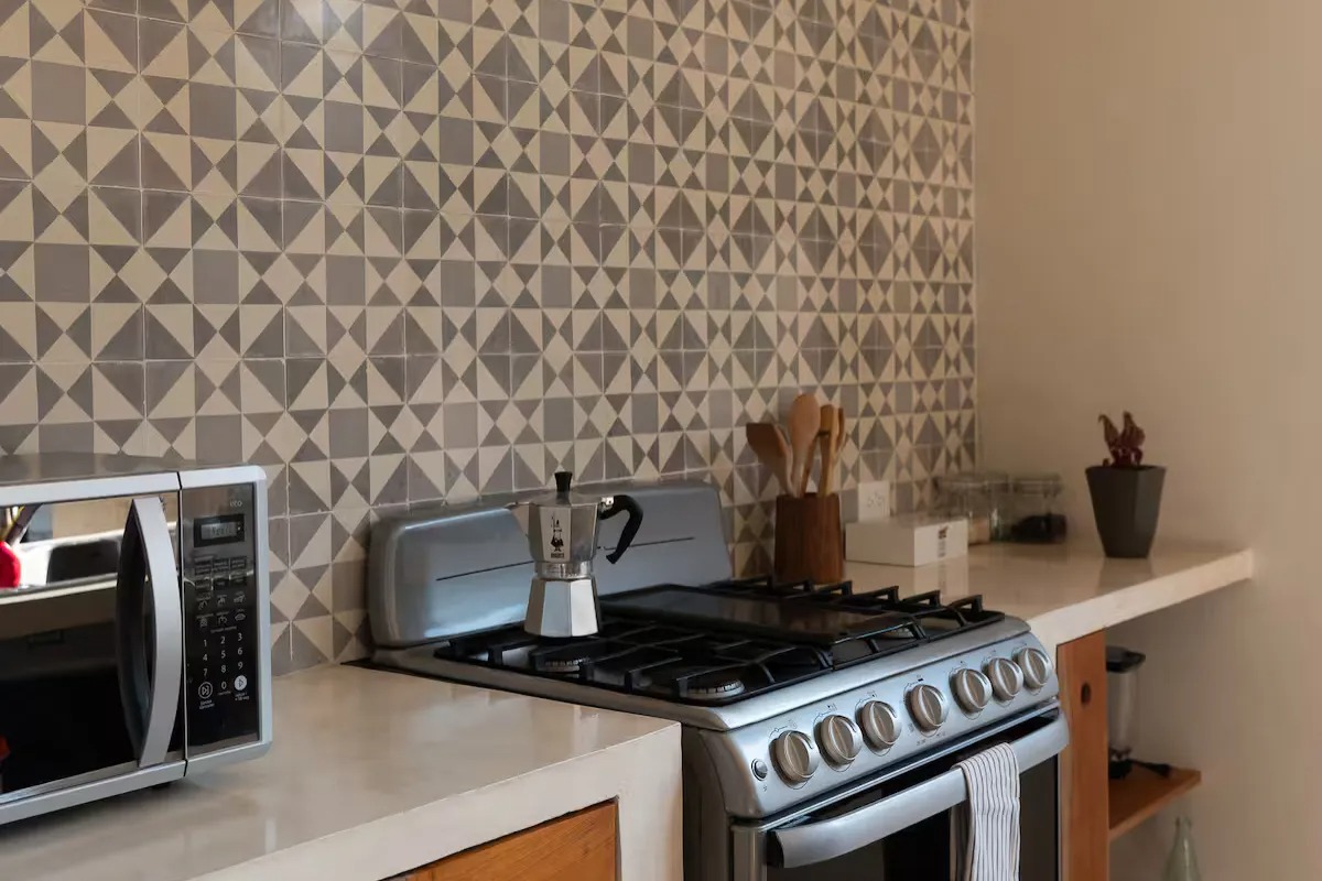 3 Bed House with a rooftop, fully equipped and ready to move in