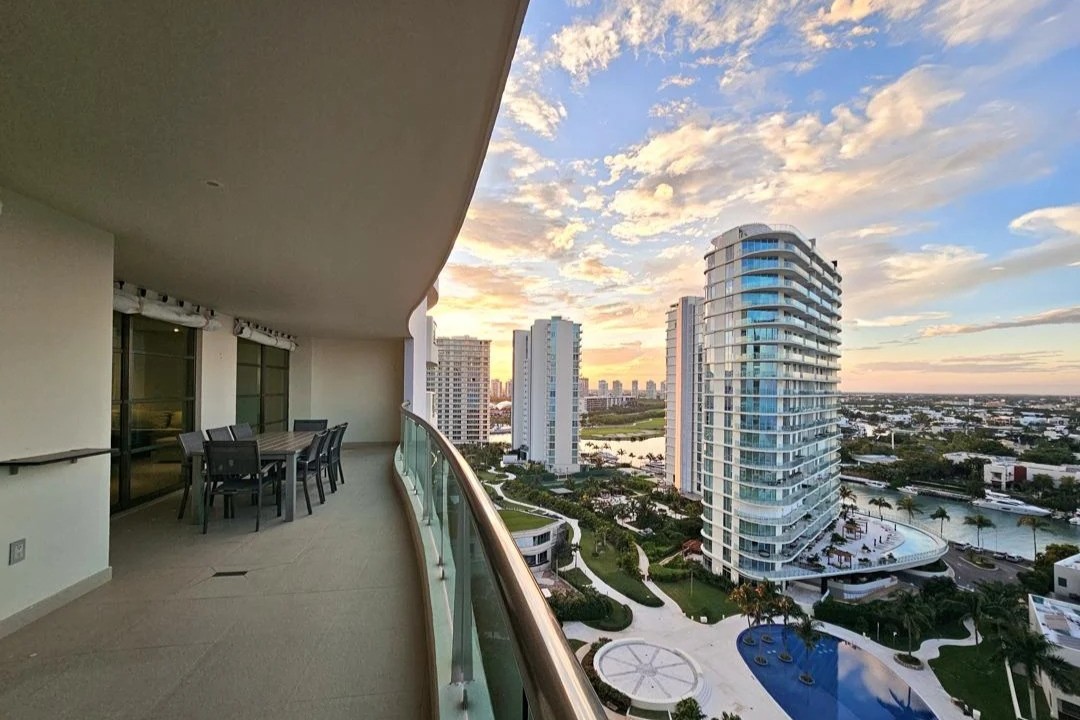 2 bedroom condo with a terrace facing the Caribbean Sea