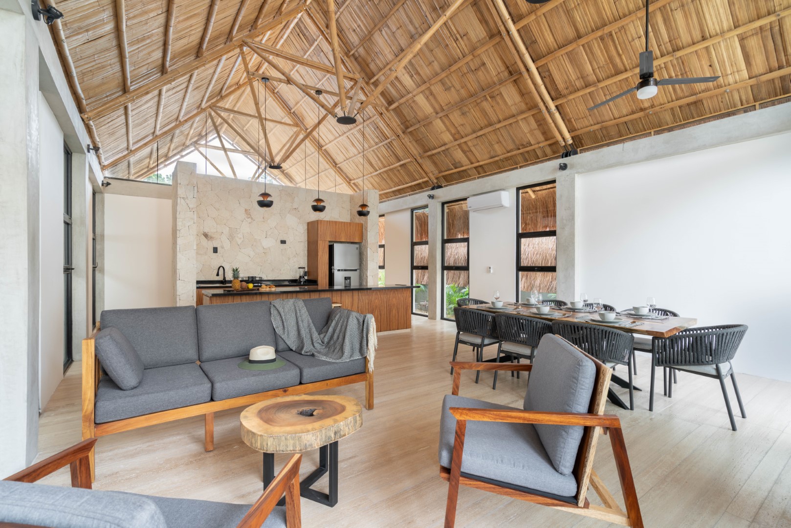 4 bedroom villa in Region 15