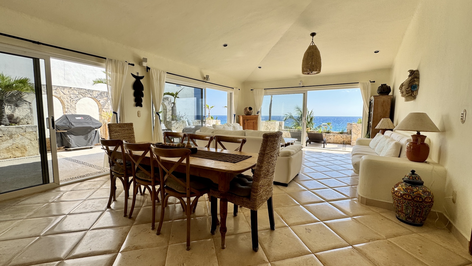 55351 Beautiful oceanfront penthouse for  - Condo