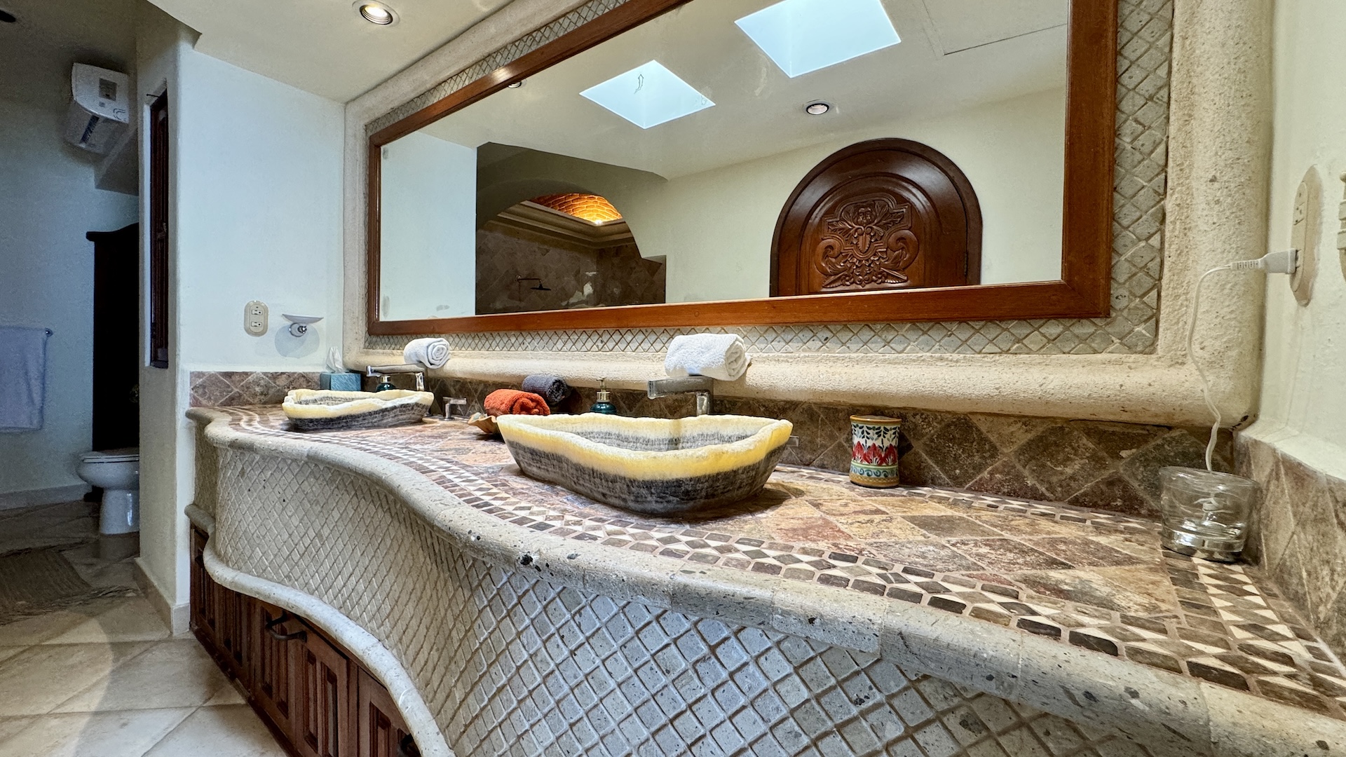 Beautiful oceanfront penthouse for sale