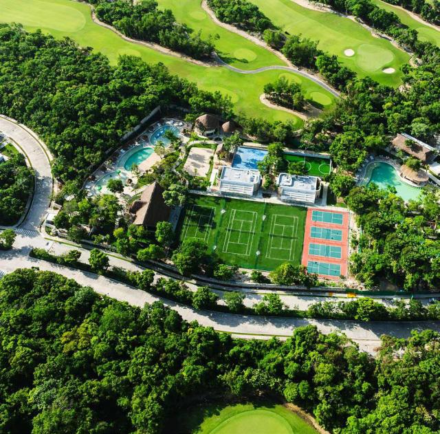 Residential lot inside Tulum Country Club