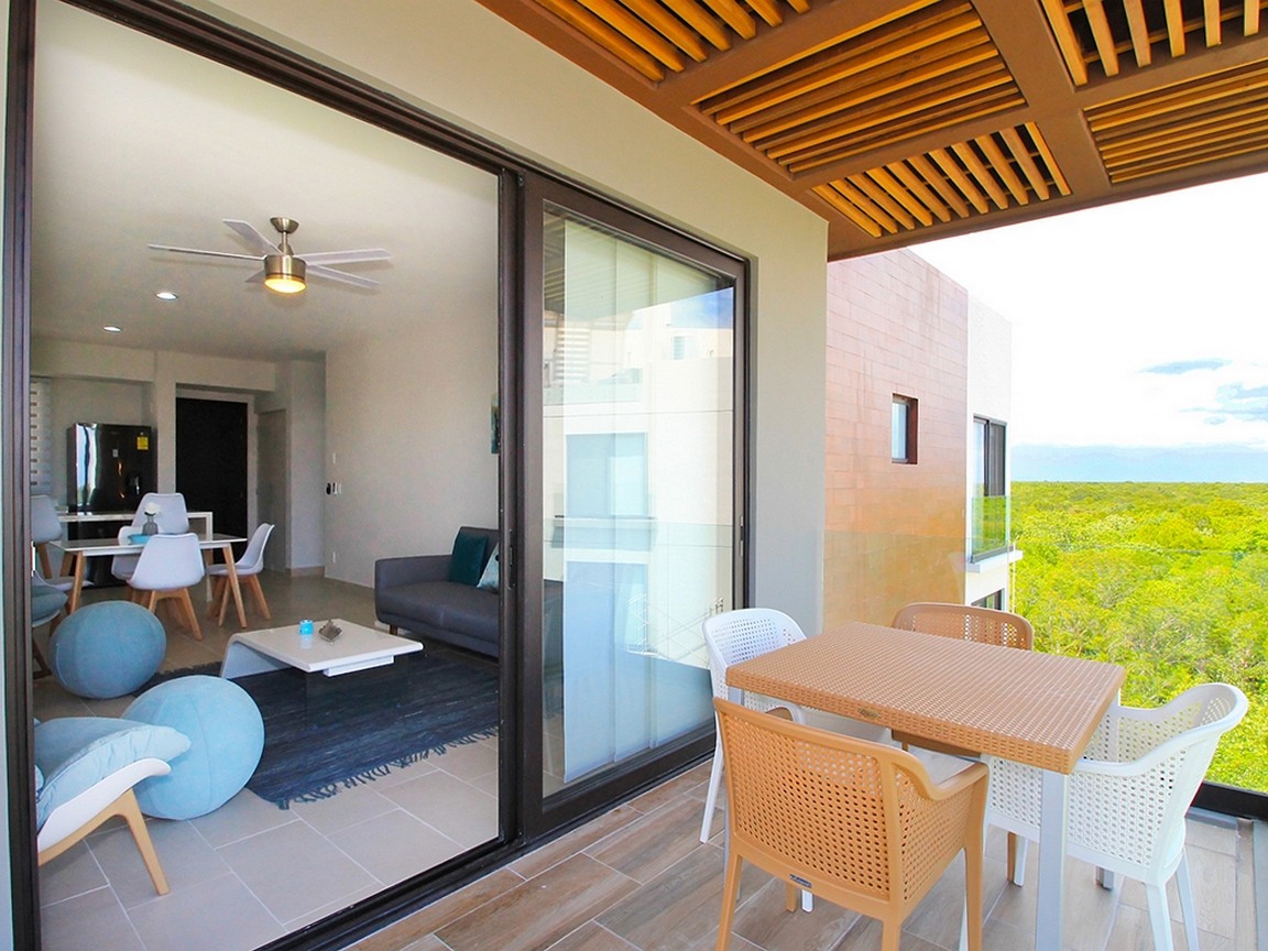 56054 Top-Floor 2-Bedroom Condo in Ciudad  - Condo