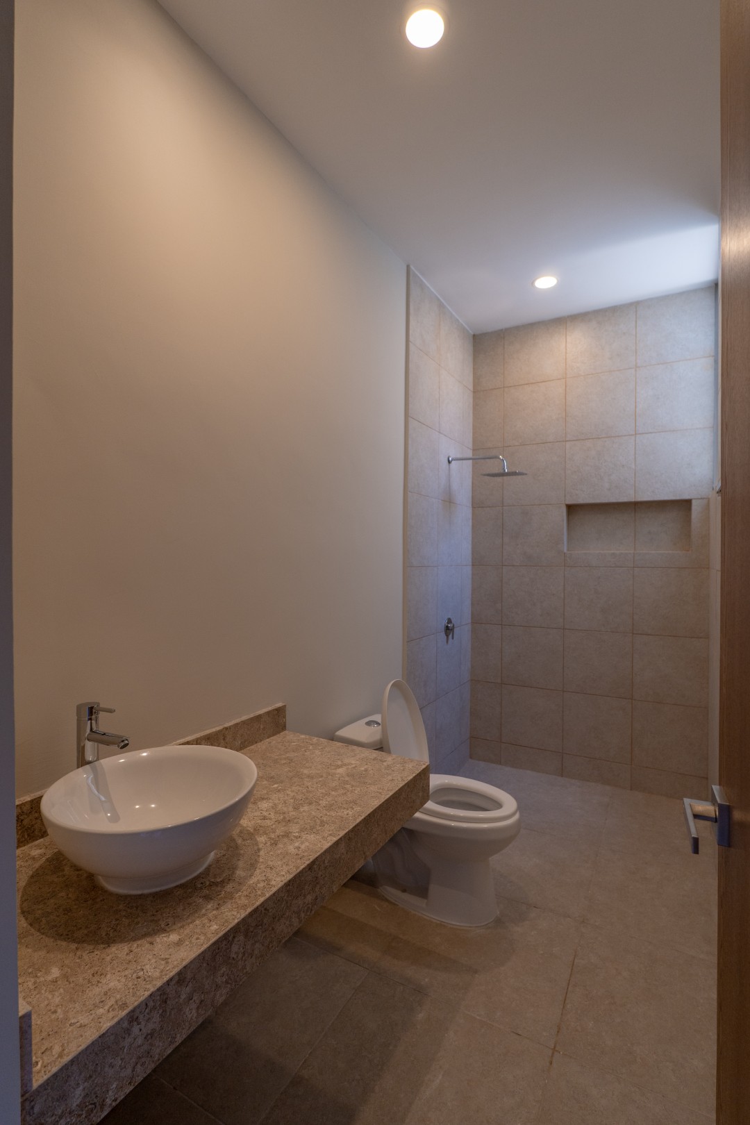 4 bedroom beachfront beach home in Chelem, front row