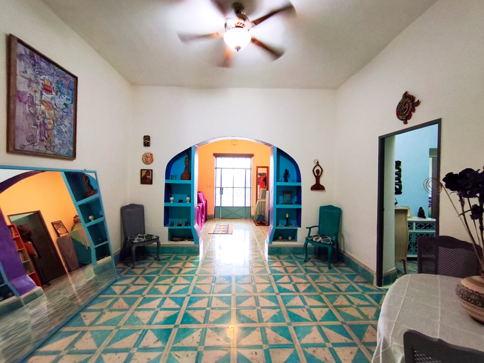 3 Bedroom House with Patio, Interior Garden, and Jacuzzi