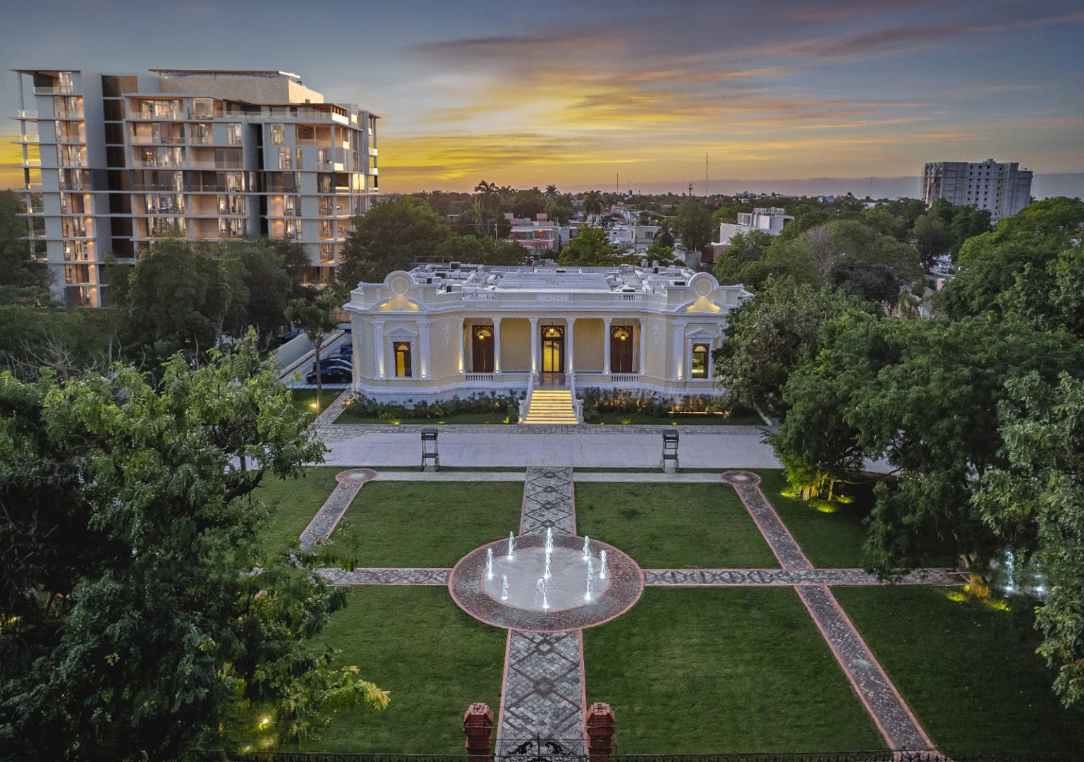 57717 Luxury 1 bedroom condo just steps from Paseo de  - Condo