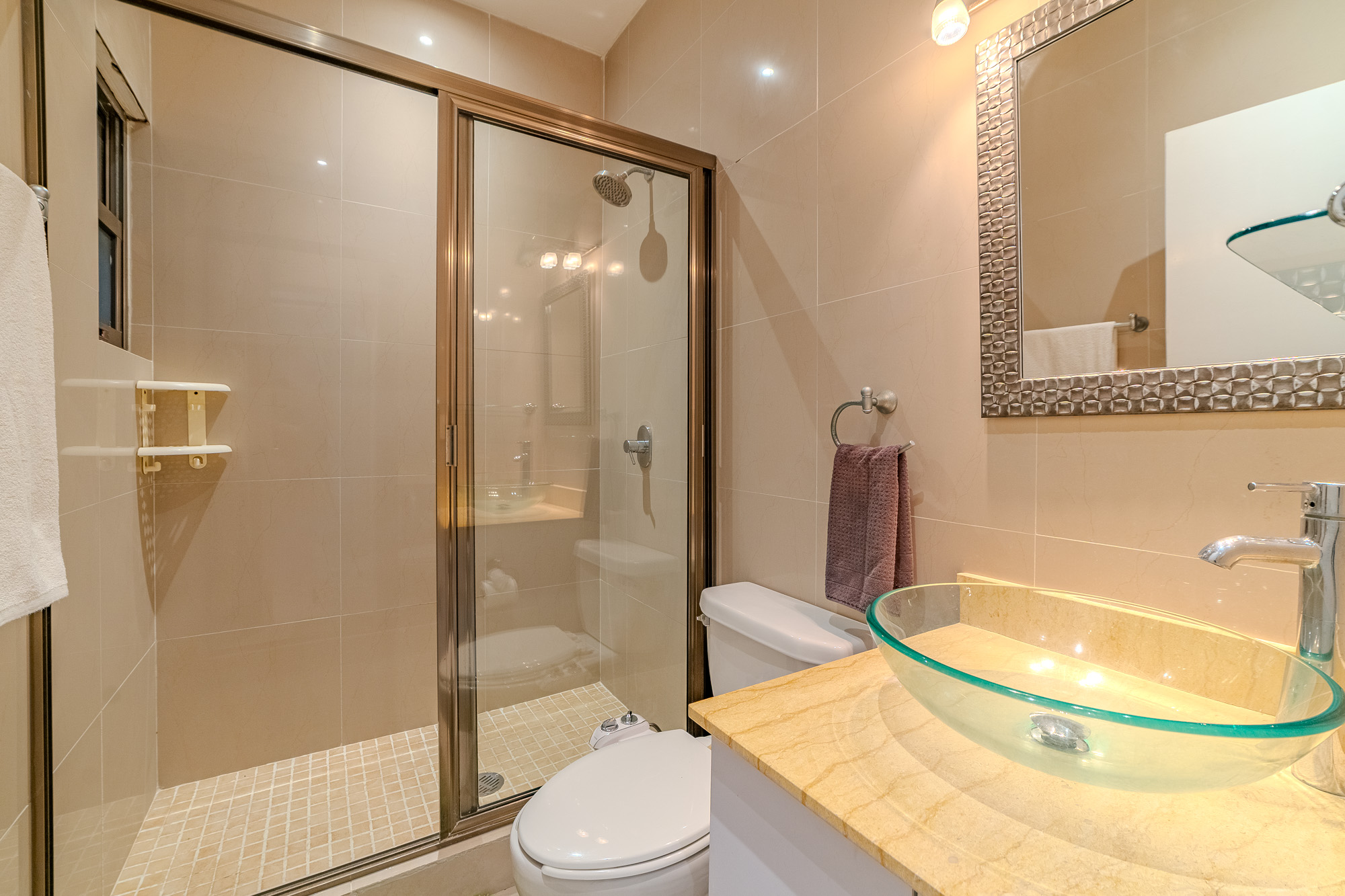 Turn-Key 2BR Condo Steps to Beach – Playa del Carmen