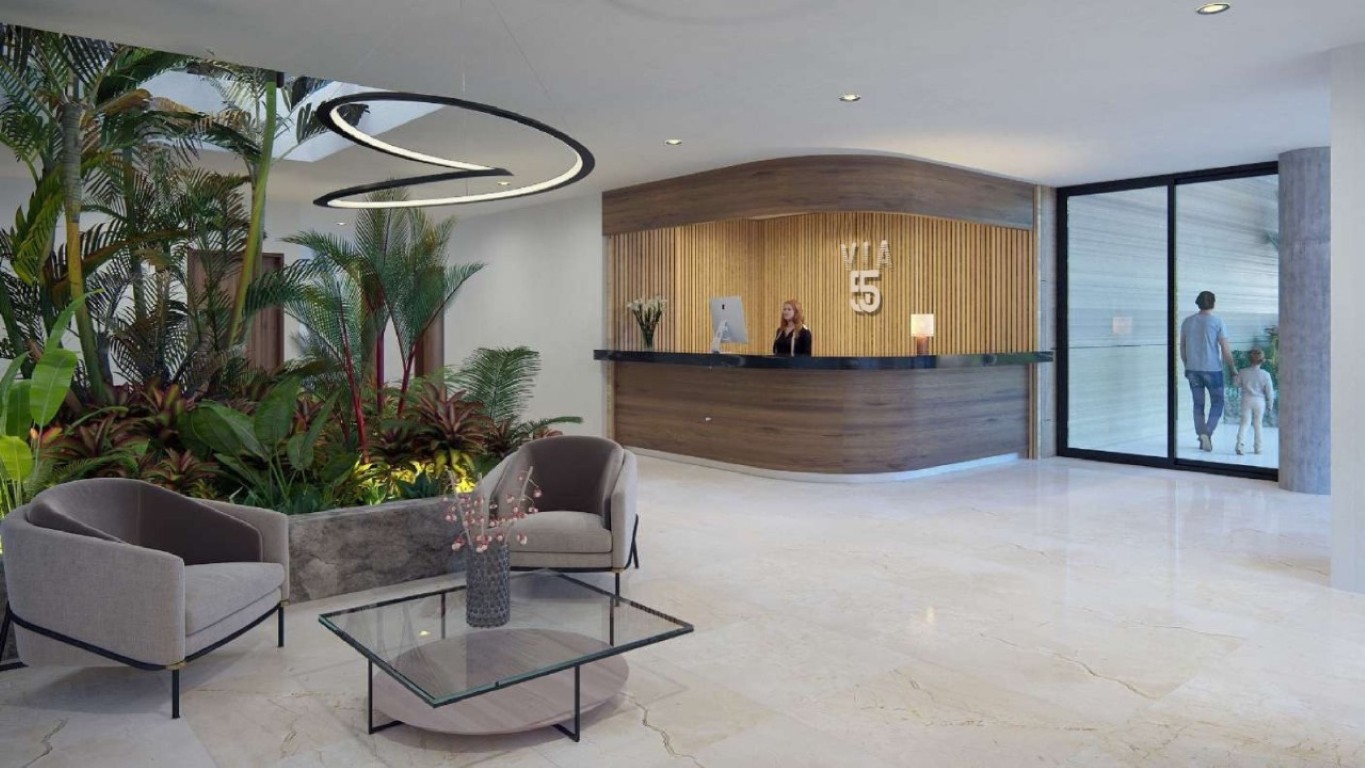 Spacious 2-bedroom condo minutes from the beach