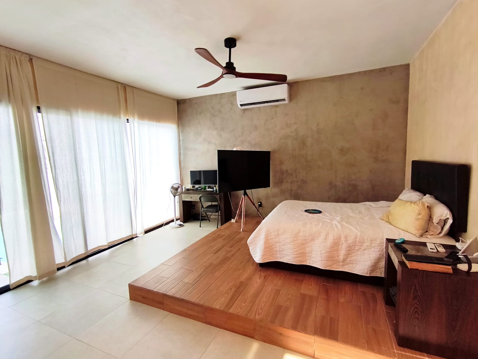 Modern One-Story 3 Bedroom Home in  North Mérida.