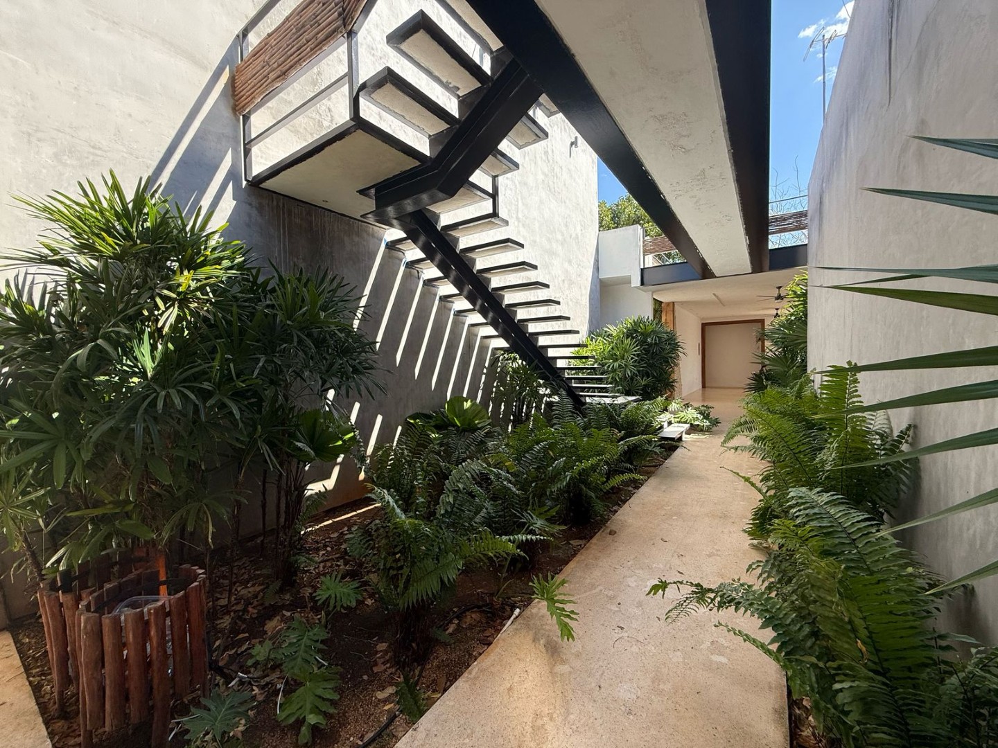 576 m² Residential Lot in a Gated Community in North Mérida