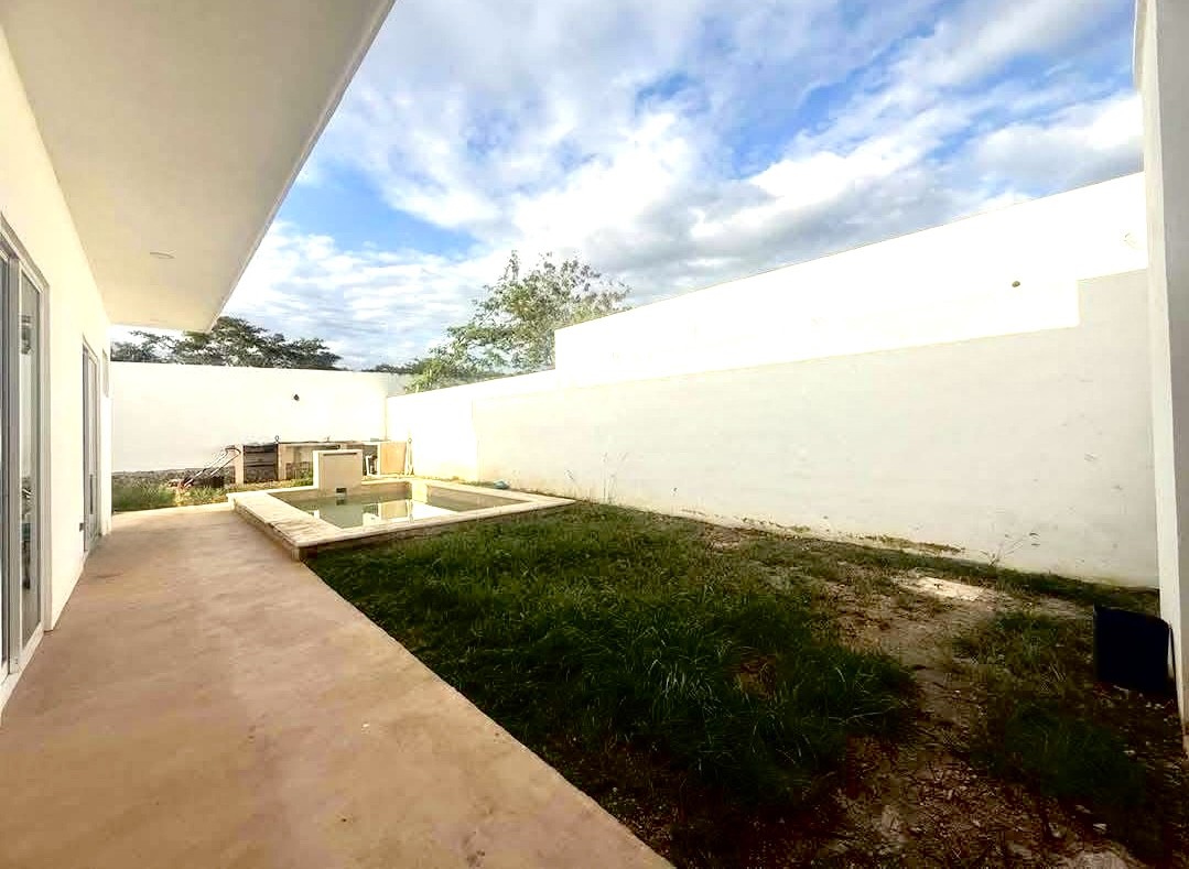 3 Bedroom Home with Pool and Terrace in Conkal, Mérida