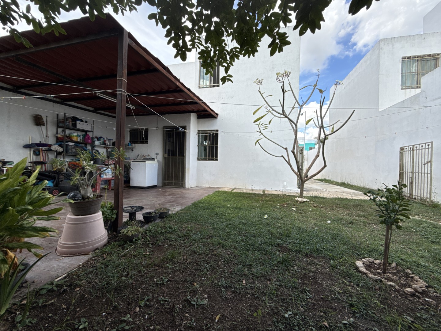 3 Bedroom House with Spacious Backyard in Mérida
