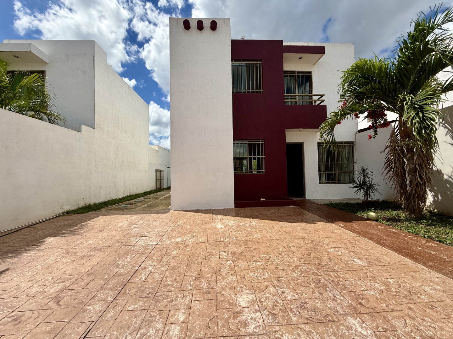 3 Bedroom House with Spacious Backyard in Mérida