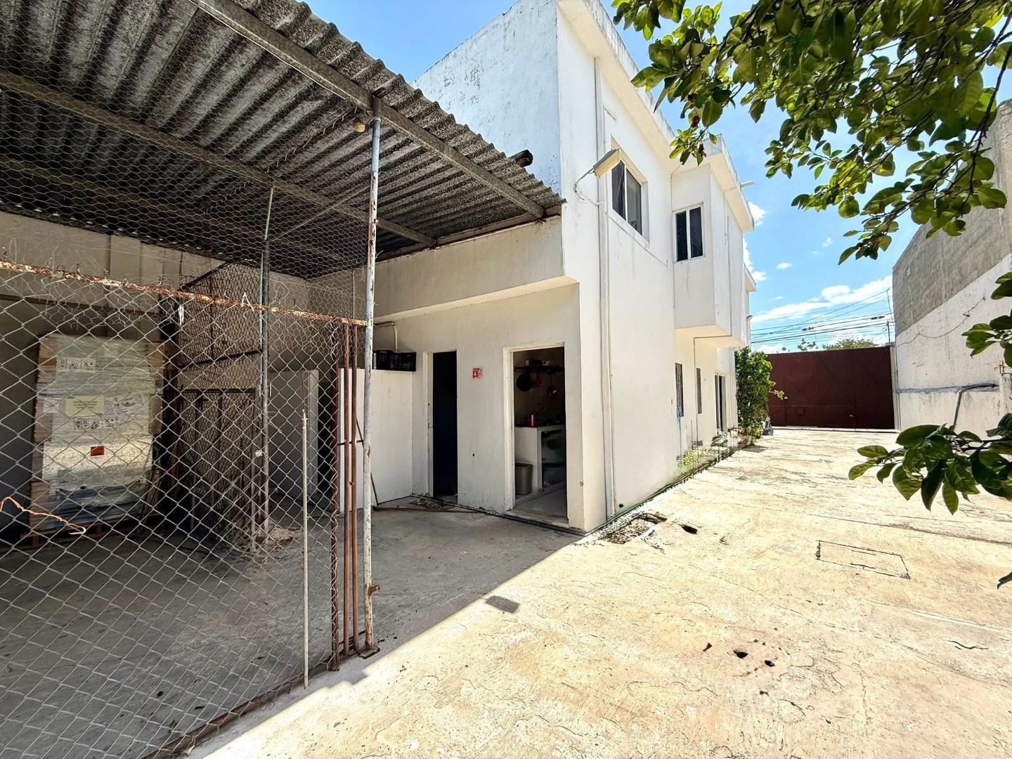 3 Bedroom Home with Spacious Backyard in Miraflores, Mérida