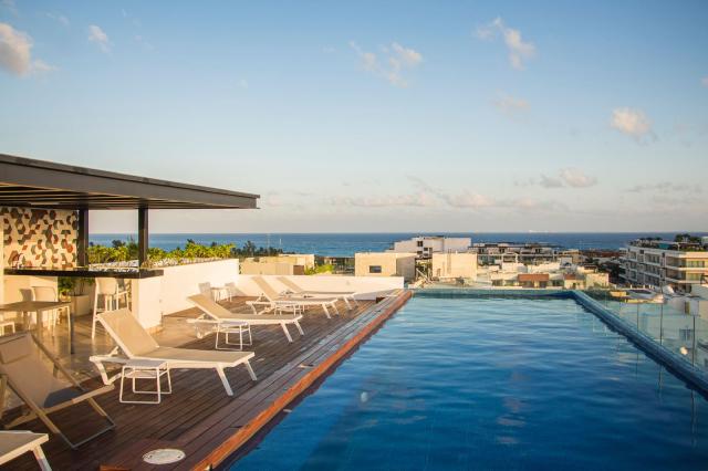 Turn-Key Studio Steps from Mamitas Beach 