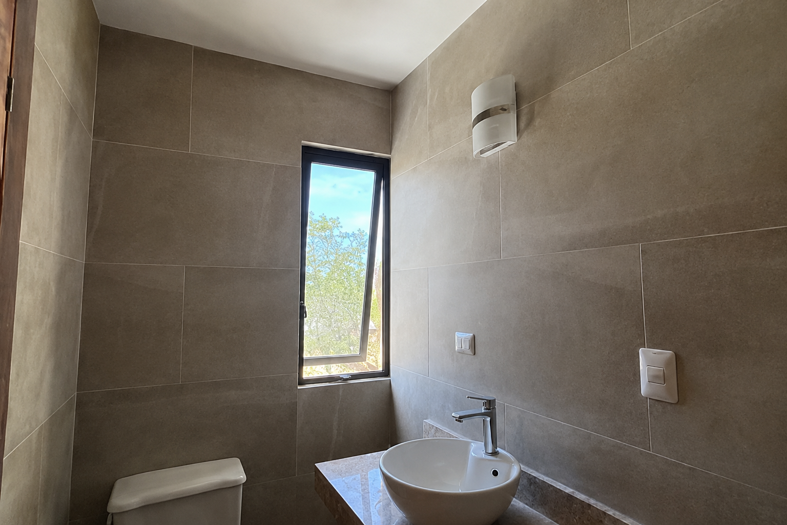 3 Bedroom Home with Pool in Pinos del Norte