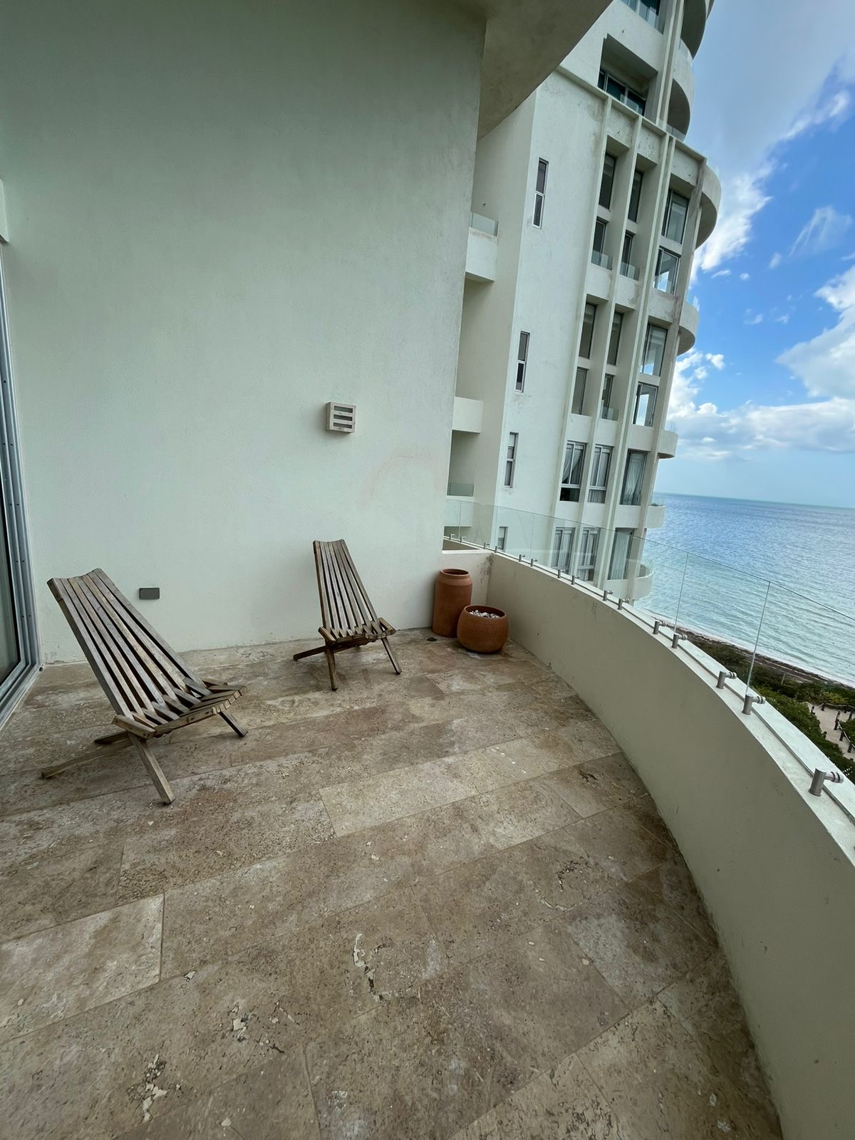 3 Bedroom Furnished Condo with Sea View