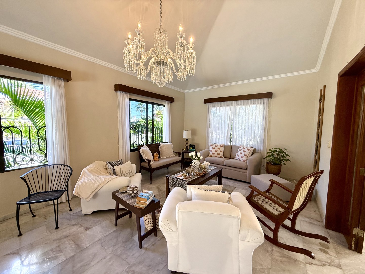4 Bedroom Home with Pool in Colonia México, Mérida
