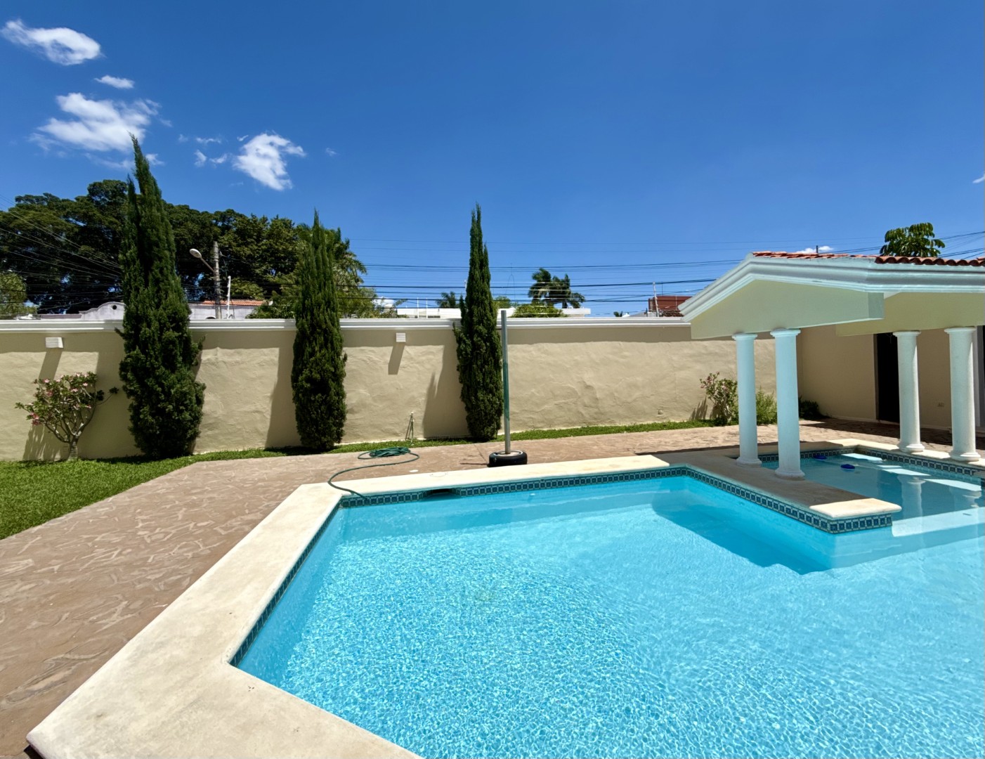 4 Bedroom Home with Pool in Colonia México, Mérida